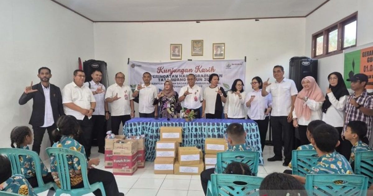 BPN Salurkan Paket Makanan untuk SLB dan Panti Asuhan di Manokwari