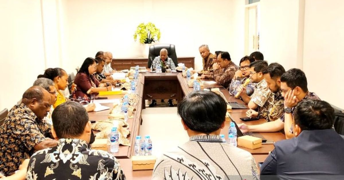 Gubernur Papua Barat Tegaskan Peran Masyarakat Adat dalam Investasi Pupuk Kaltim di Fakfak