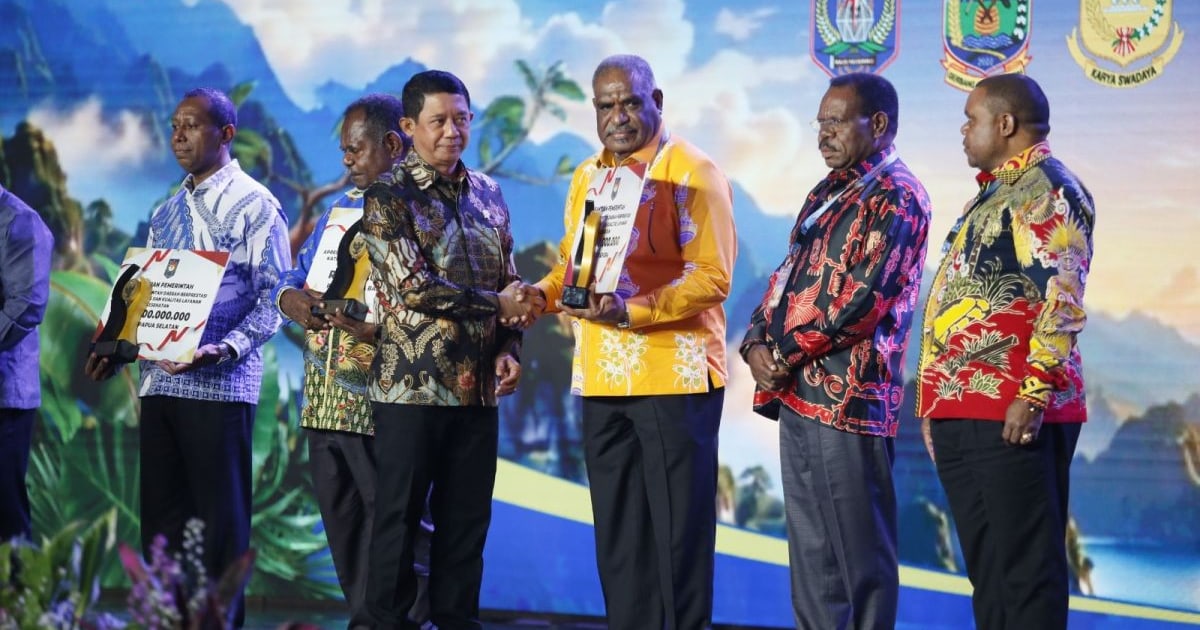 Pemkot Jayapura Raih Penghargaan Terbaik Layanan Kesehatan