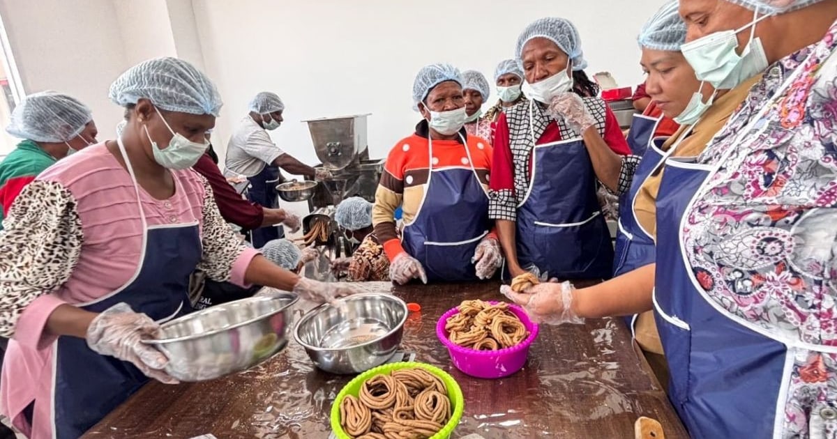 Tim IPB University Gelar Pelatihan Produksi Mi Sagu di Merauke